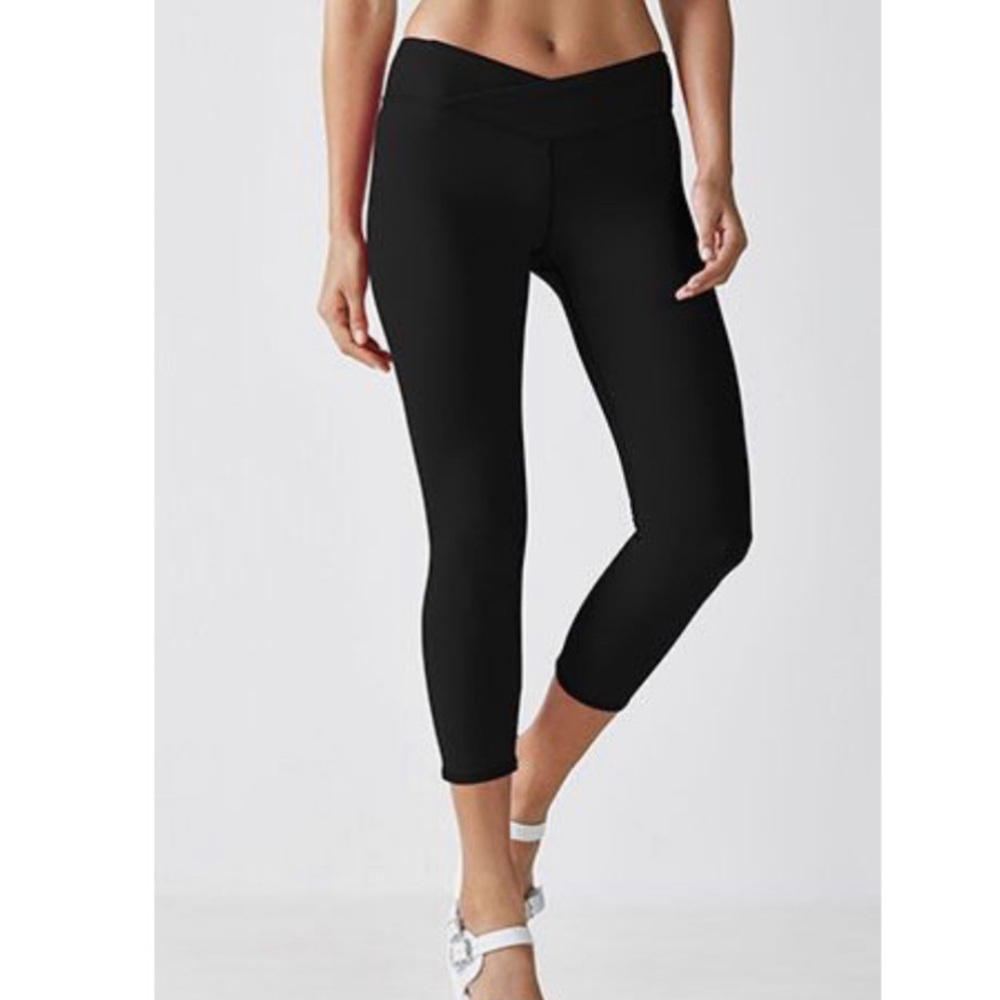 Fabletics Winn Solid Powerhold Capris